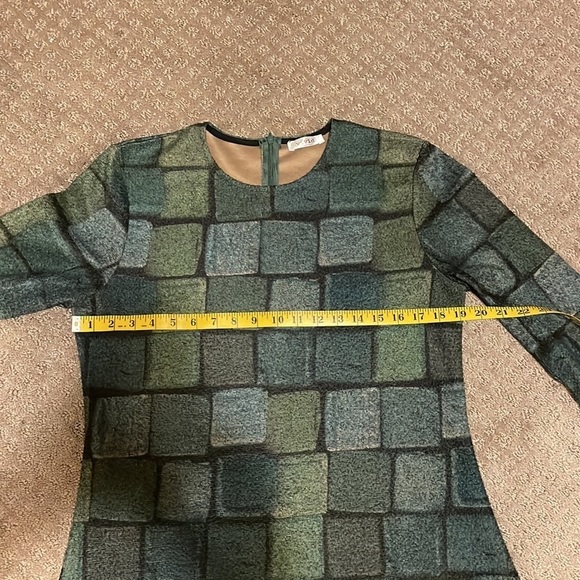Green Patterned Dress Size M - Picture 9 of 10